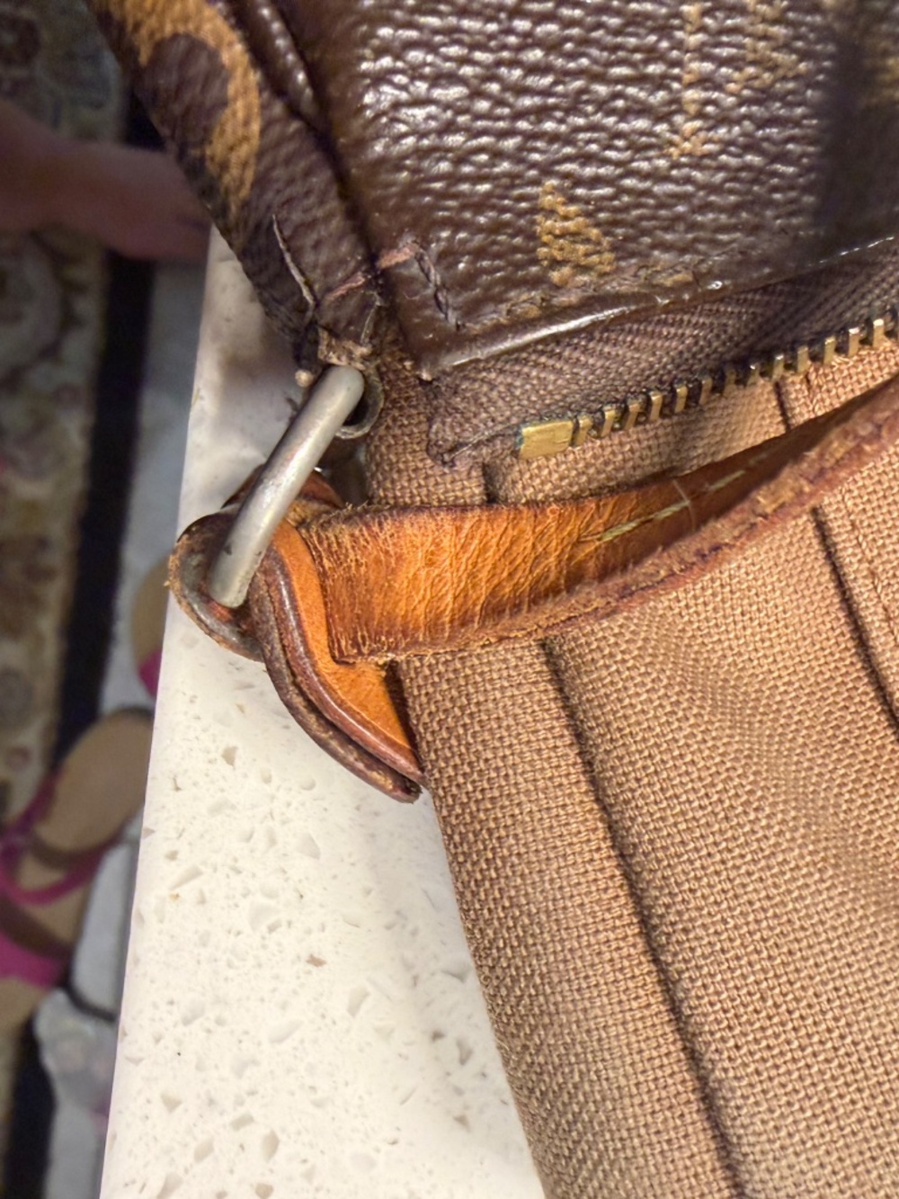 Authentic Louis Vuitton Pochette – Monogram – Very Good  Pre-Owned Condition - Picture 13 of 13